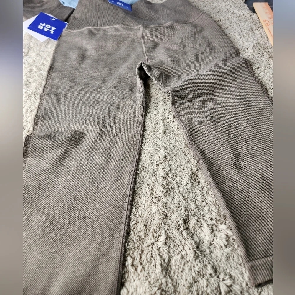 JoyLab Short Persuading Gray High Rise Leggings Size M